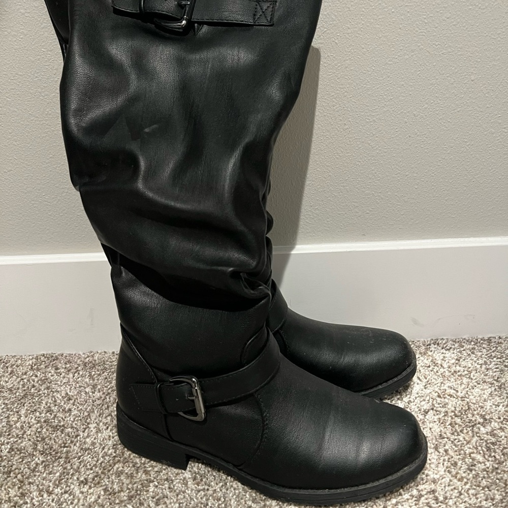Journee boots
